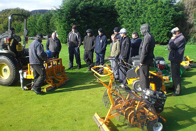 Article - Dennis-and-SISIS-Run-Golf-Machinery-Roadshow