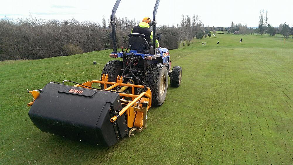 Article - Jason-Cooper-Head-Greenkeeper-at-Leamington-and-Country-Golf-Club-has-chosen-to-purchase-a-SISIS-Rotorake-TM1000-scarifier-and-SISIS-Variseeder-1300-t
