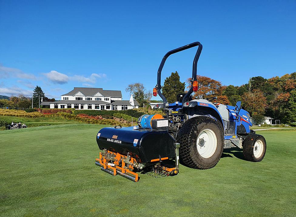 Article - John-Spraggs-Course-Manager-at-the-Royal-Wellington-Golf-Club-in-New-Zealand-has-reported-excellent-results-from-using-a-range-of-SISIS-equipment-to