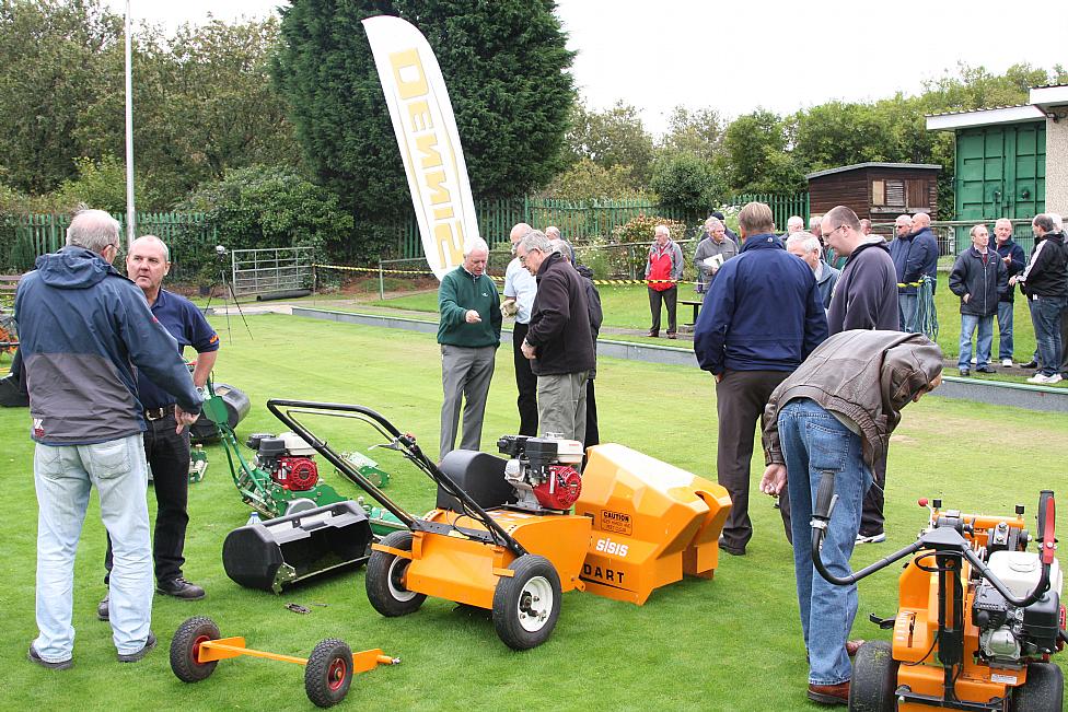 Article - On-the-Green-at-a-SISIS-seminar