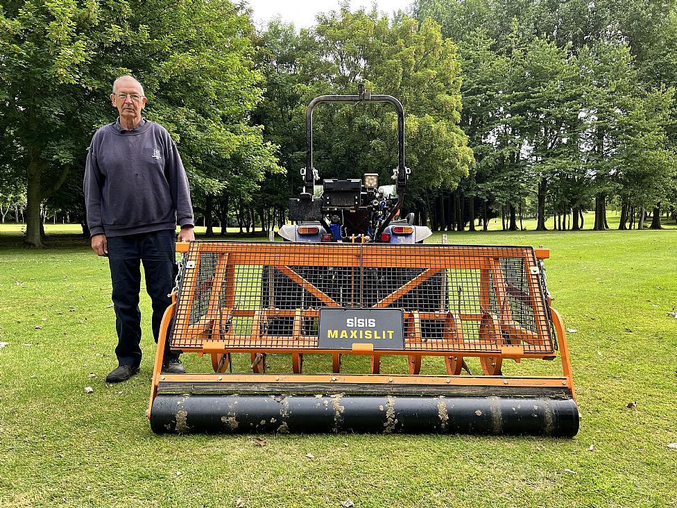 Article - Pastures-Golf-Club-no-longer-need-to-rely-on-a-contractor-to-aerate-their-fairways-after-purchasing-a-SISIS-Maxislit.
