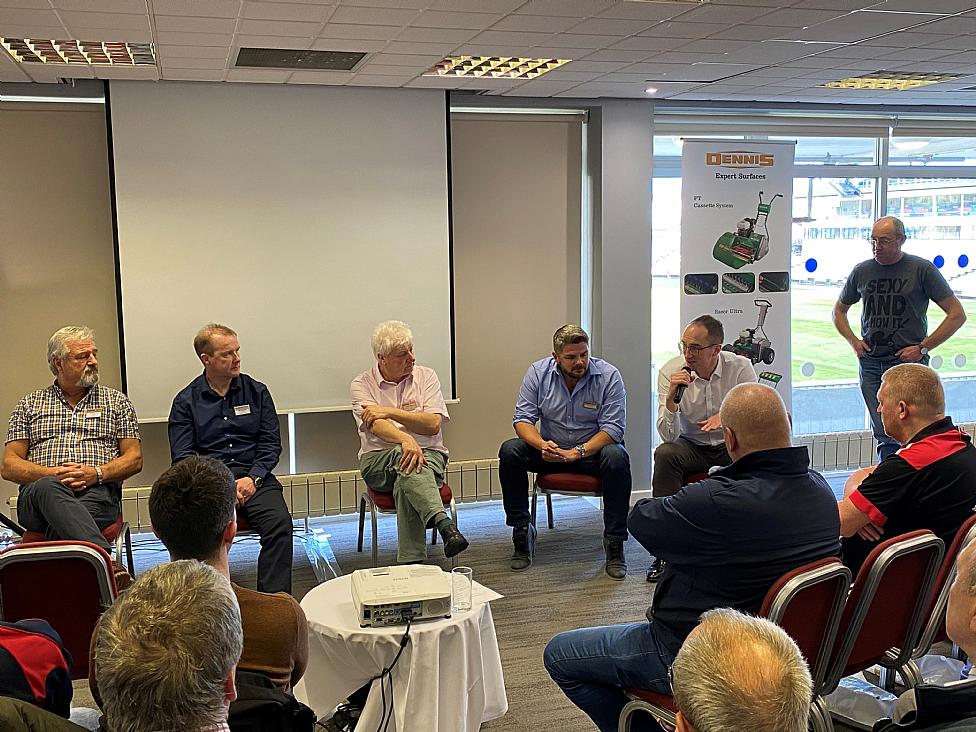 Article - Q-and-A-during-the-'Groundsmans-Corner'