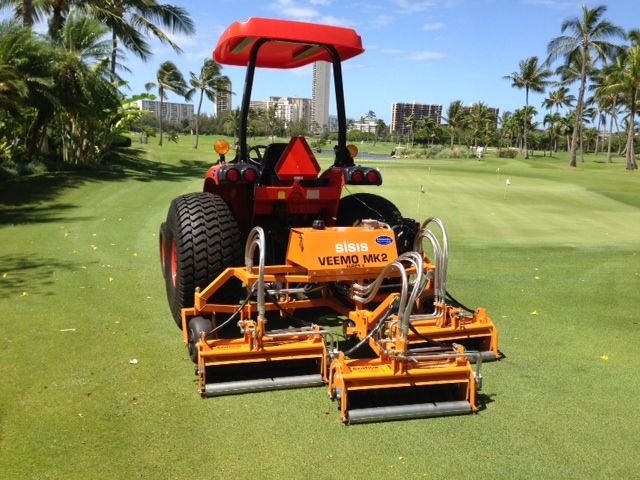 Veemo at Honolulu Country Club.JPG